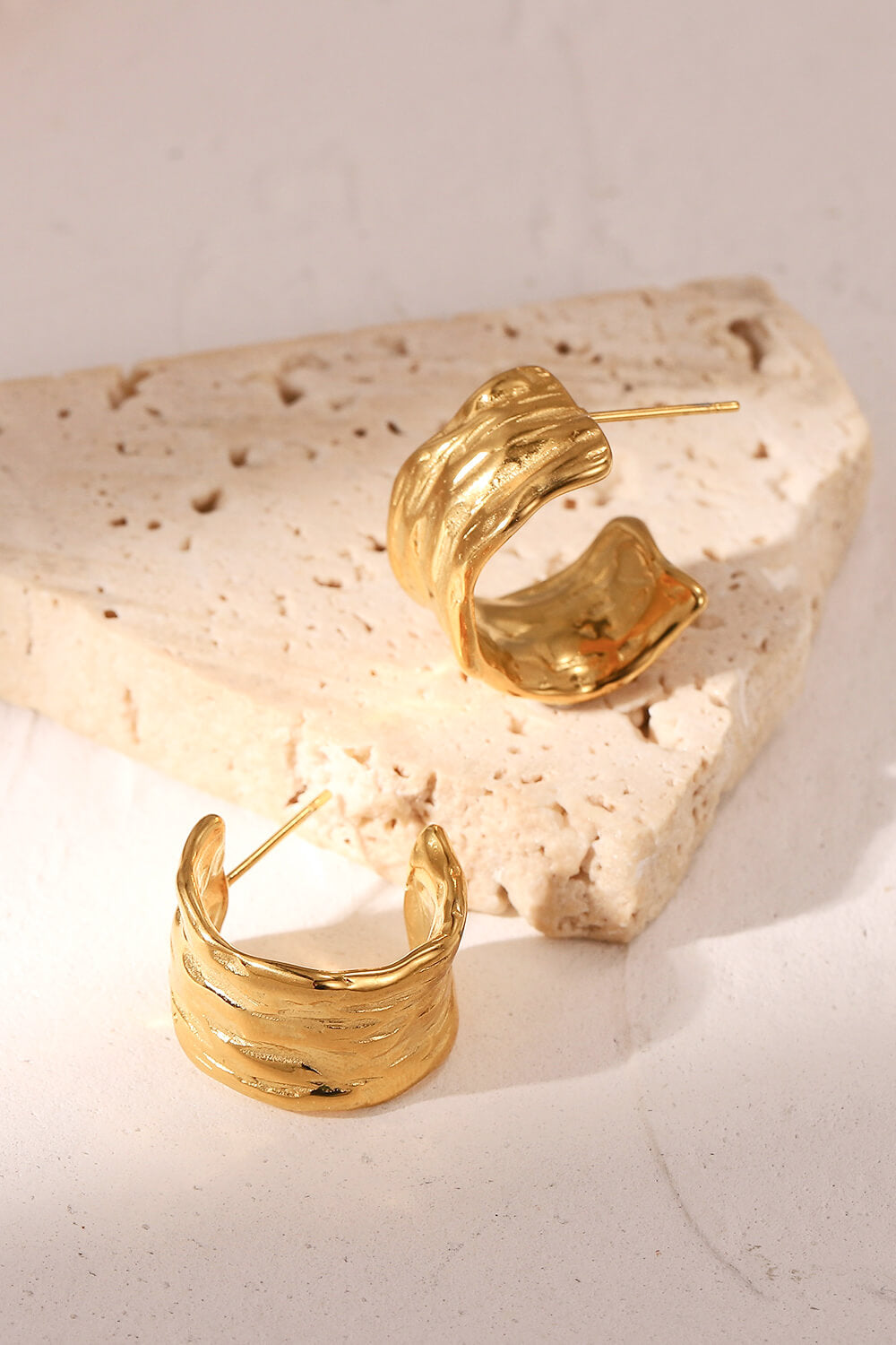 18K Gold C-Hoop Earrings