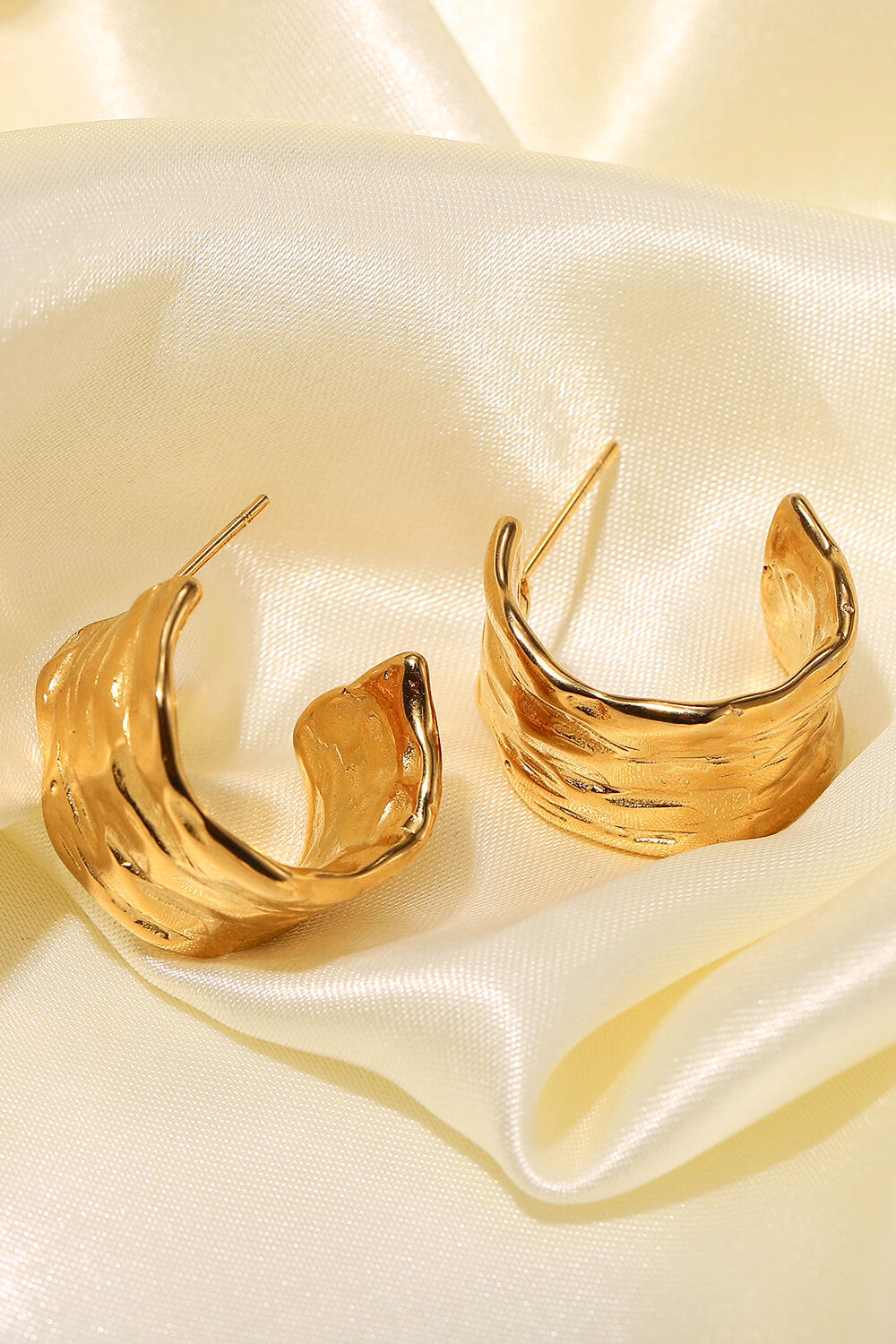 18K Gold C-Hoop Earrings